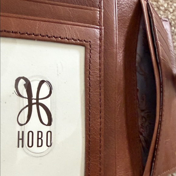 HOBO International Trifold Tan Leather Wallet with Gold Accent - Picture 7 of 9